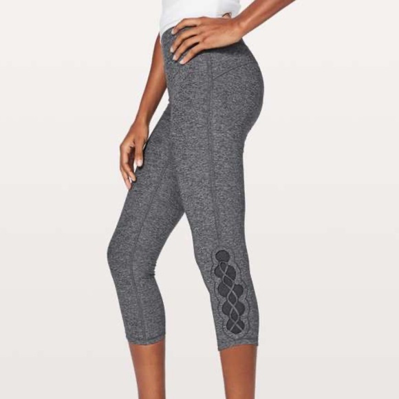 Lululemon Tied To It Crop 21" Heathered Black / Dark Carbon size 4 preppy - Picture 1 of 8